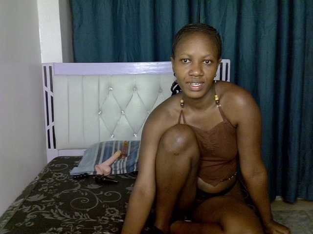 Prettyluxe live cam on BongaCams