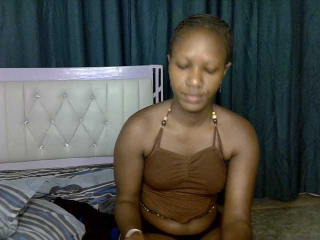 Prettyluxe live cam on BongaCams