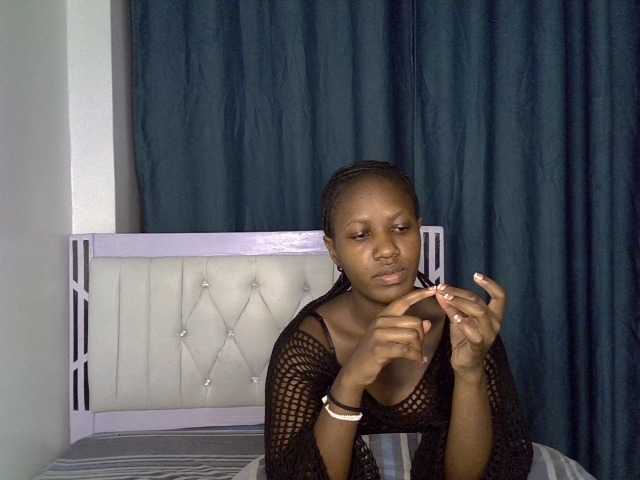 Prettyluxe live cam on BongaCams