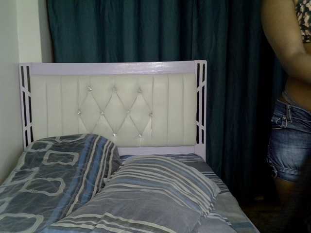 Prettyluxe live cam on BongaCams