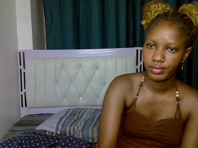 Prettyluxe live cam on BongaCams