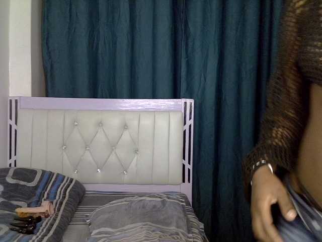 Prettyluxe live cam on BongaCams