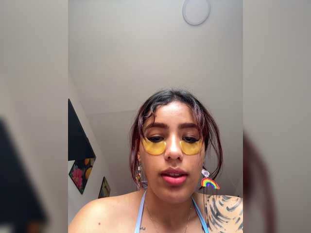 AmyScott live cam on BongaCams