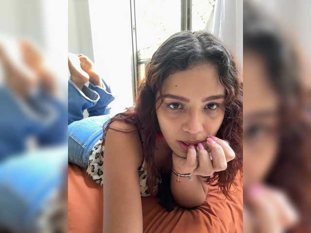 AmyScott live cam on BongaCams