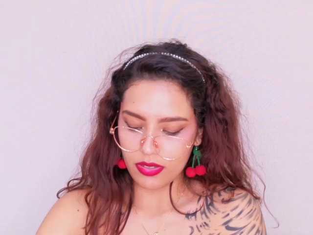 AmyScott live cam on BongaCams