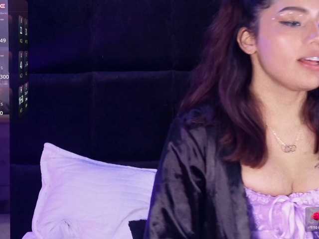 AmyScott live cam on BongaCams
