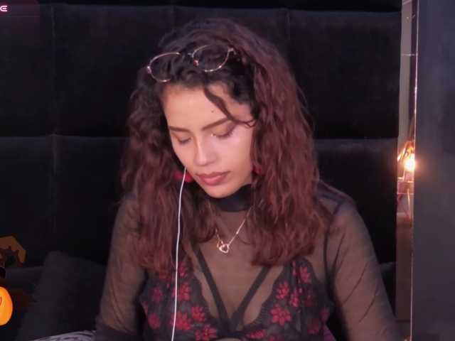 AmyScott live cam on BongaCams