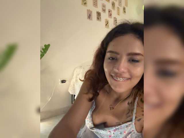 AmyScott live cam