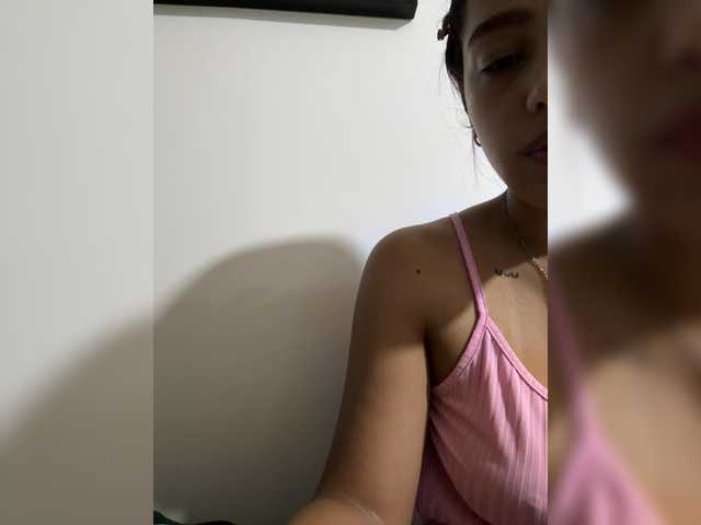AmyScott live cam on BongaCams