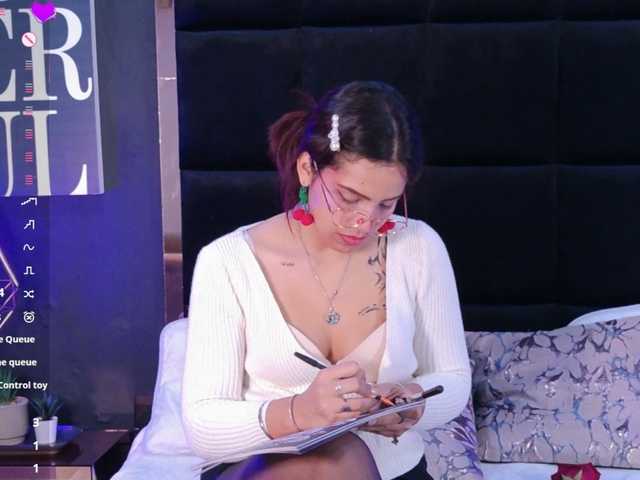 AmyScott live cam on BongaCams