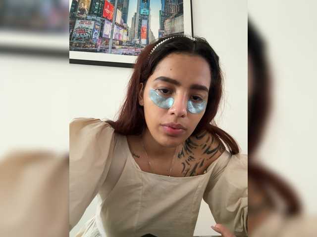 AmyScott live cam on BongaCams
