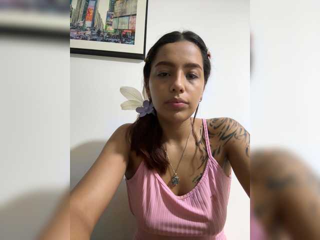 AmyScott live cam on BongaCams