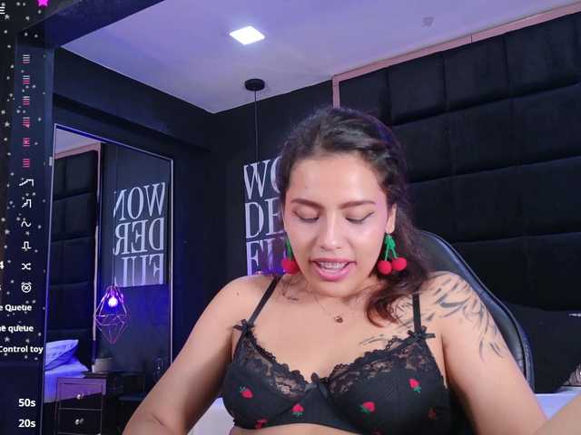 AmyScott live cam on BongaCams