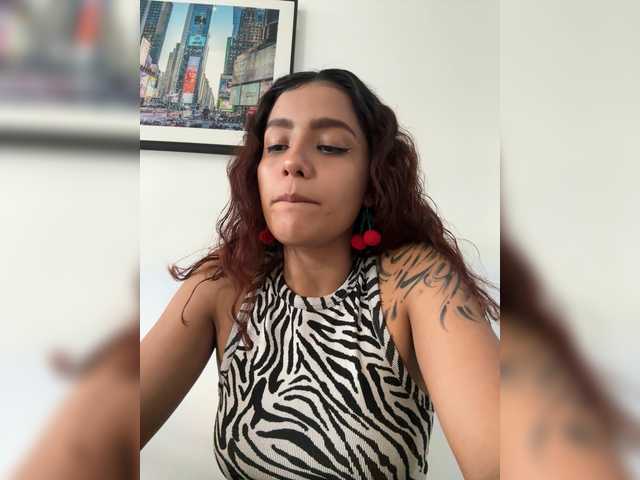 AmyScott live cam on BongaCams