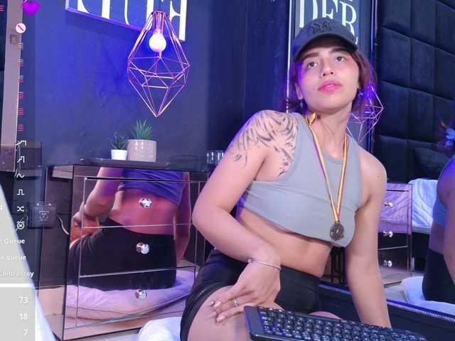 AmyScott live cam on BongaCams