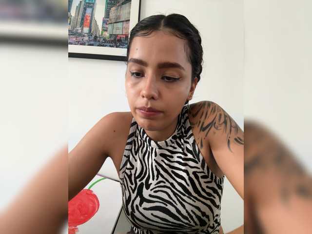 AmyScott live cam on BongaCams