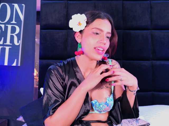 AmyScott live cam on BongaCams