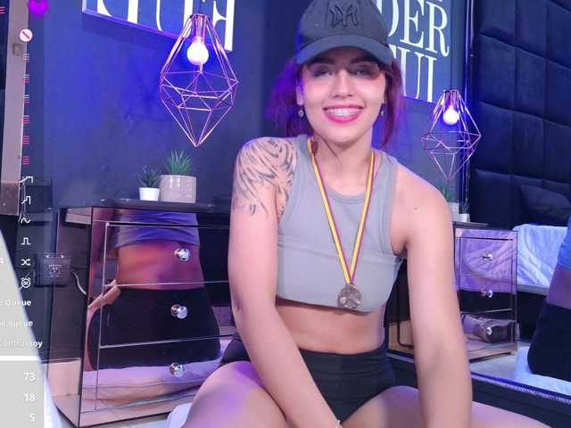 AmyScott live cam on BongaCams