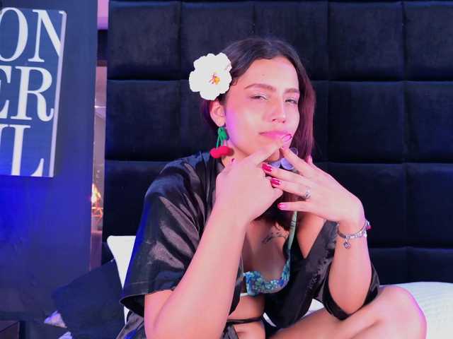 AmyScott live cam on BongaCams