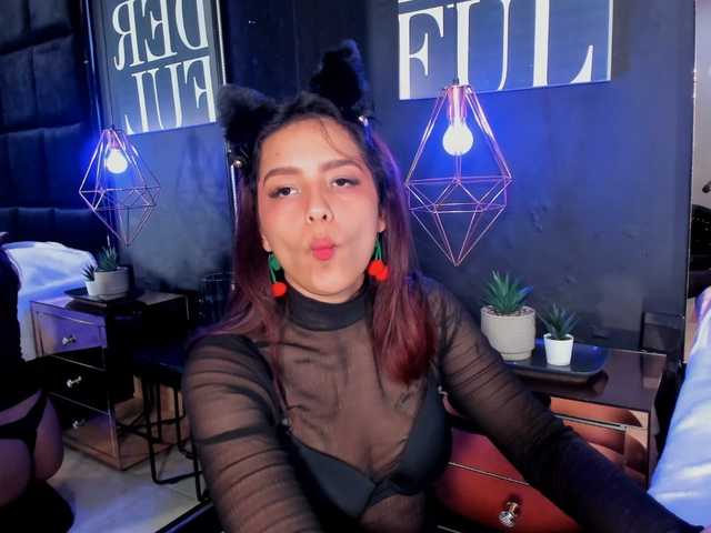 AmyScott live cam on BongaCams