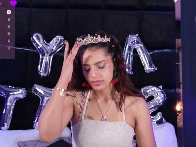 AmyScott live cam on BongaCams