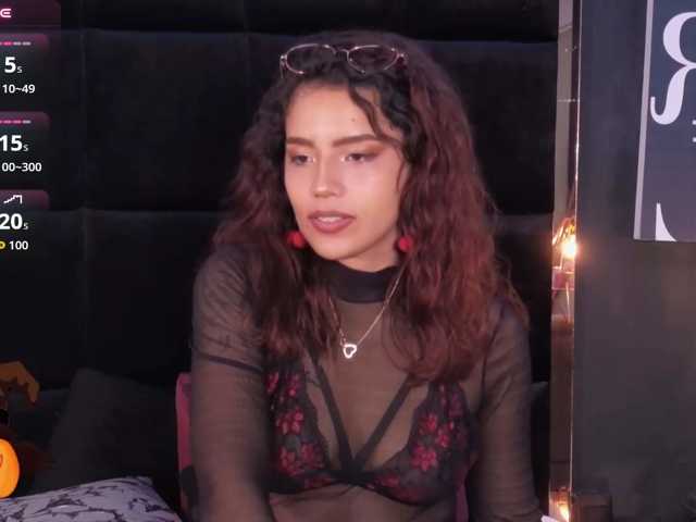 AmyScott live cam on BongaCams