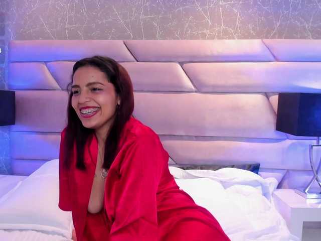 AmyScott live cam on BongaCams