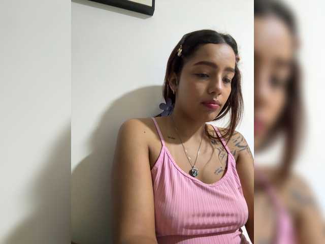AmyScott live cam on BongaCams
