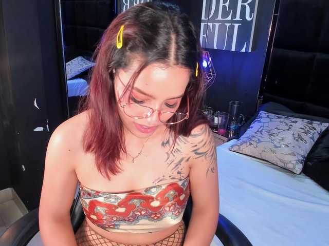 AmyScott live cam on BongaCams