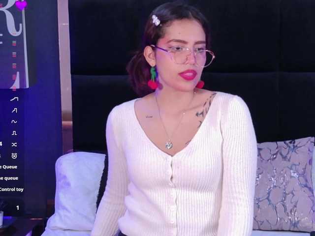 AmyScott live cam on BongaCams