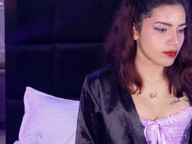 AmyScott live cam on BongaCams