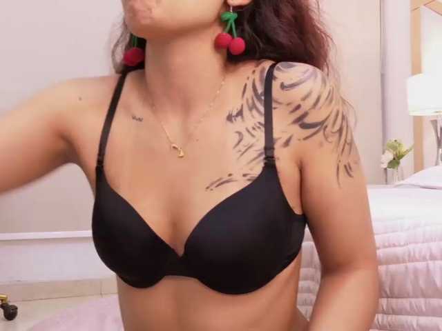 AmyScott live cam preview
