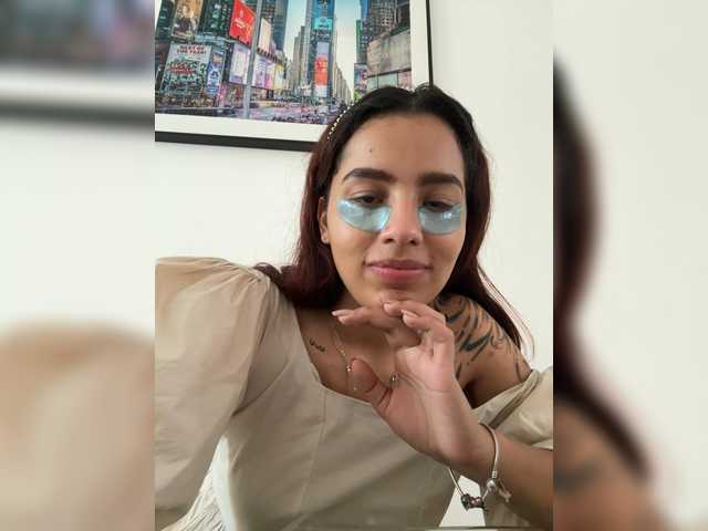 AmyScott live cam on BongaCams