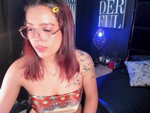 AmyScott live cam on BongaCams