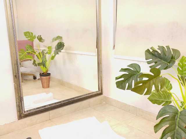 AmyScott live cam on BongaCams