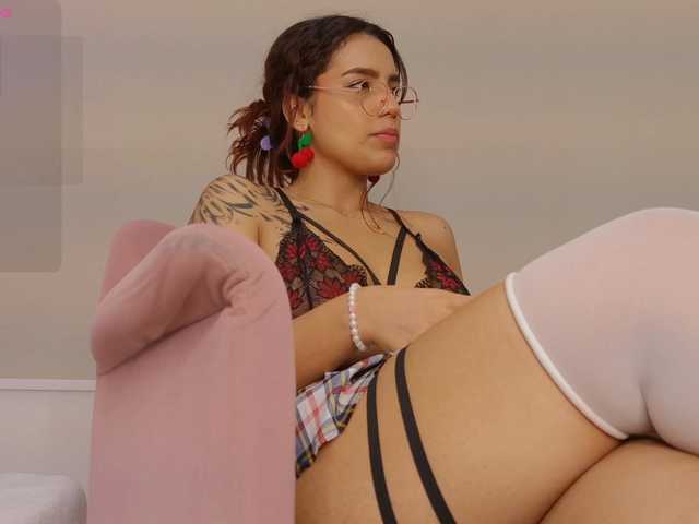 AmyScott live cam on BongaCams