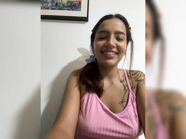 AmyScott live cam on BongaCams