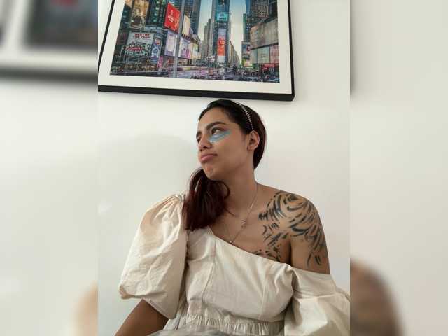 AmyScott live cam on BongaCams