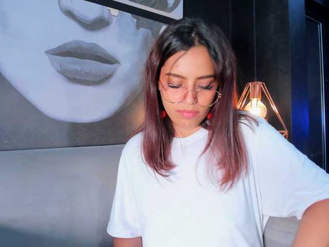 AmyScott live cam on BongaCams