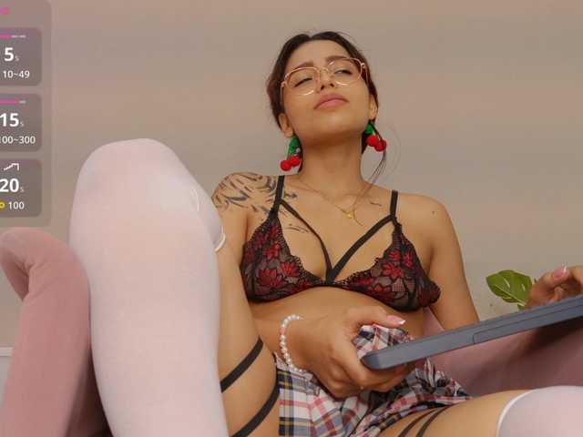 AmyScott live cam on BongaCams