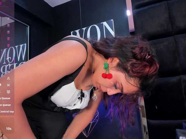 AmyScott live cam on BongaCams