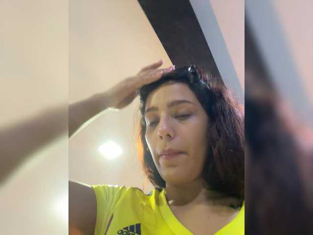 AmyScott live cam on BongaCams