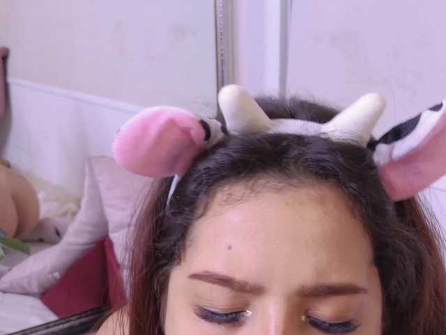 AmyScott live cam preview