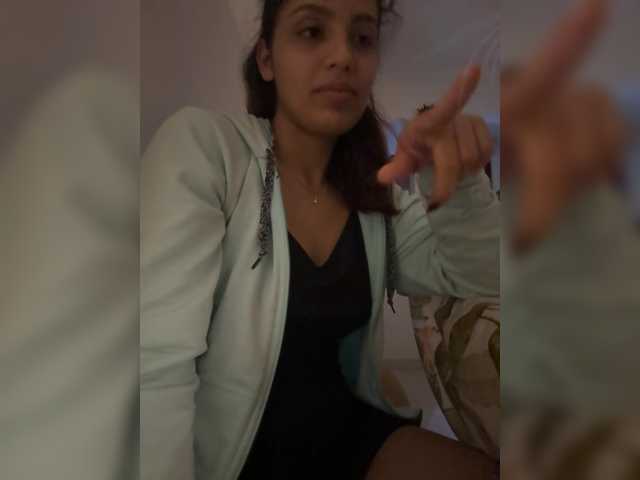 AmyScott live cam on BongaCams