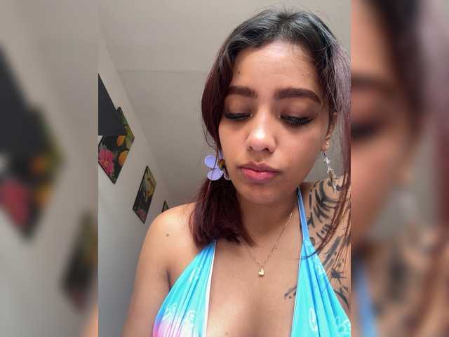 AmyScott live cam on BongaCams