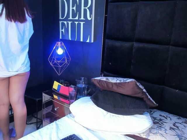 AmyScott live cam on BongaCams