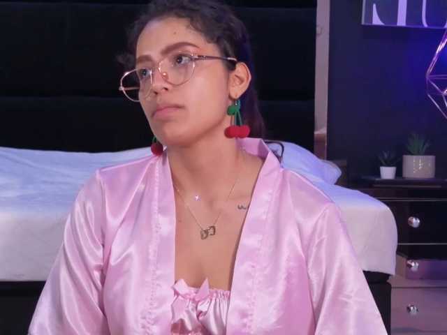 AmyScott live cam on BongaCams