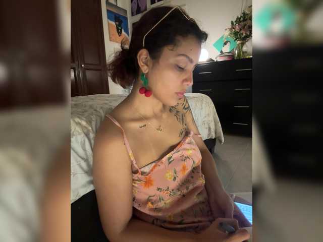 AmyScott live cam on BongaCams