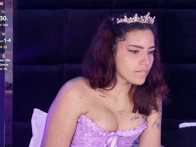 AmyScott live cam on BongaCams