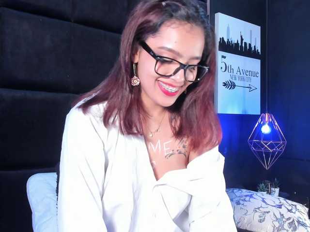 AmyScott live cam on BongaCams